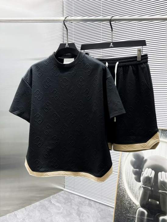 Picture of Gucci Shirt Pant Suits _SKUGucciM-3XLjltr0121844